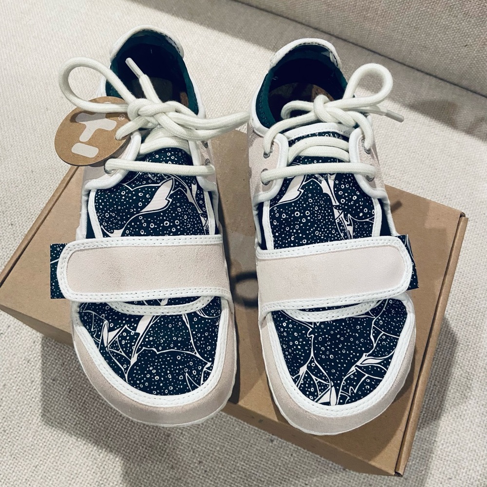 NEW! Otz Shoes Low Top Liberty in Cotton - Mantaray Ink